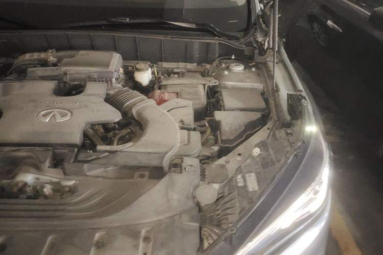 Used Infiniti QX50 2018 2.0T Four-Wheel Drive Elite Edition Engine Bay Left
