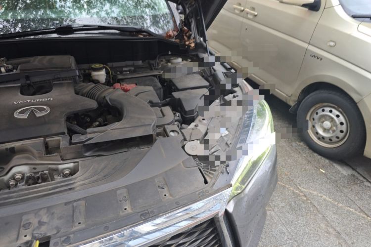 Used Infiniti QX50 2018 2.0T Two-Wheel Drive Fashion Edition Engine Bay Left