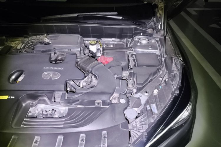 Used Infiniti QX50 2018 2.0T Two-Wheel Drive Fashion Edition Engine Bay Left