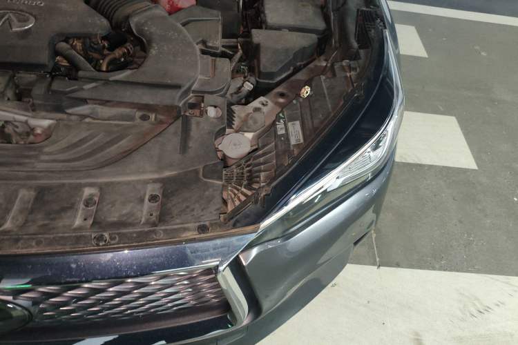 Used Infiniti QX50 2018 2.0T Four-Wheel Drive Smart Edition Engine Bay Left