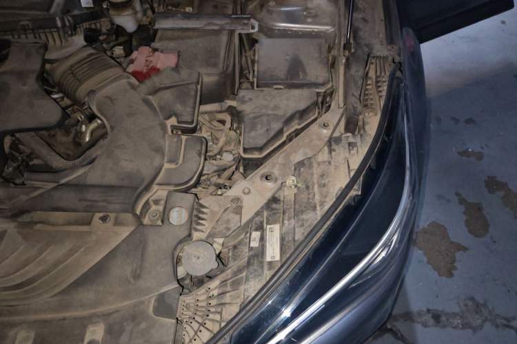 Used Infiniti QX50 2018 2.0T Four-Wheel Drive Elite Edition Engine Bay Left