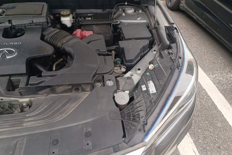 Used Infiniti QX50 2018 2.0T Four-Wheel Drive Smart Edition Engine Bay Left