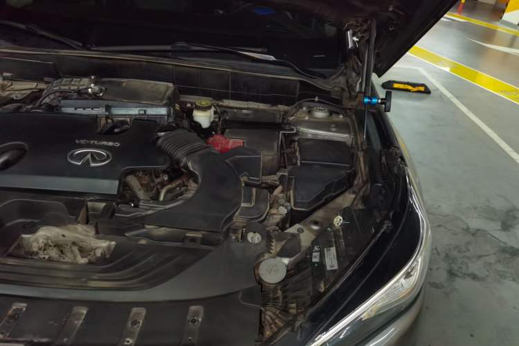 Used Infiniti QX50 2018 2.0T Four-Wheel Drive Elite Edition Engine Bay Left
