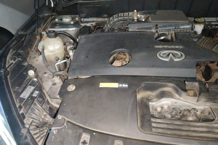 Used Infiniti QX50 2018 2.0T Four-Wheel Drive Elite Edition Engine Bay Right