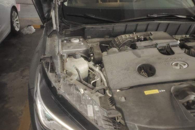 Used Infiniti QX50 2018 2.0T Four-Wheel Drive Elite Edition Engine Bay Right