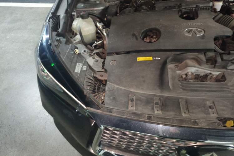 Used Infiniti QX50 2018 2.0T Four-Wheel Drive Smart Edition Engine Bay Right