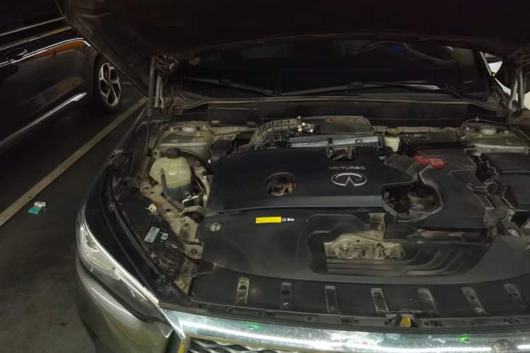 Used Infiniti QX50 2018 2.0T Four-Wheel Drive Elite Edition Engine Bay Right