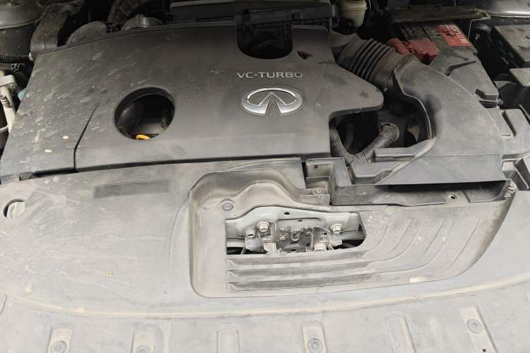 Used Infiniti QX50 2018 2.0T Two-Wheel Drive Fashion Edition Engine Bay