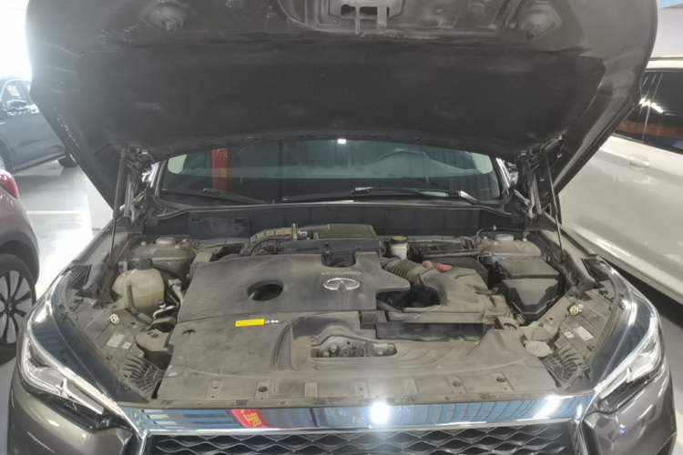 Used Infiniti QX50 2018 2.0T Four-Wheel Drive Smart Edition Engine Bay