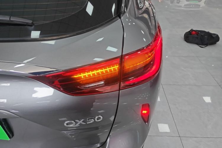 Used Infiniti QX50 2018 2.0T Two-Wheel-Drive Elite Edition Exterior 1