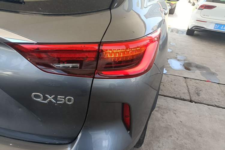 Used Infiniti QX50 2018 2.0T Four-Wheel Drive Elite Edition Exterior 3