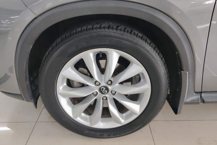 Used Infiniti QX50 2018 2.0T Two-Wheel Drive Fashion Edition Exterior 4