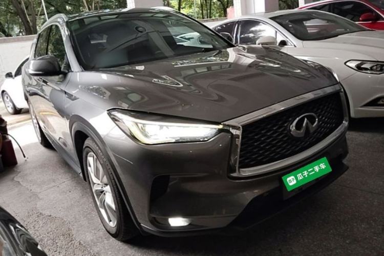 Used Infiniti QX50 2018 2.0T Two-Wheel Drive Fashion Edition Front Right 45 Deg