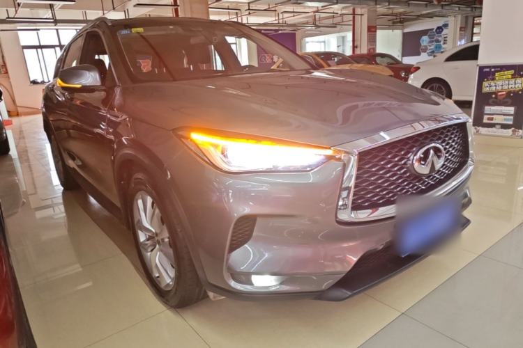 Used Infiniti QX50 2018 2.0T Two-Wheel Drive Fashion Edition Front Right 45 Deg