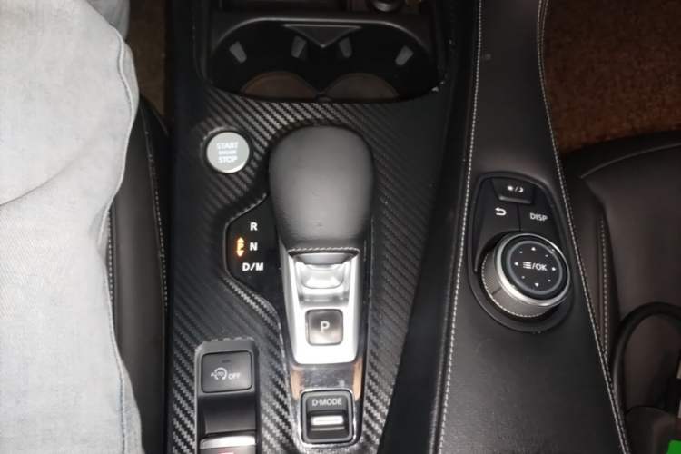 Used Infiniti QX50 2018 2.0T Two-Wheel-Drive Elite Edition Gear Lever