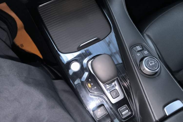 Used Infiniti QX50 2018 2.0T Four-Wheel Drive Elite Edition Gear Lever