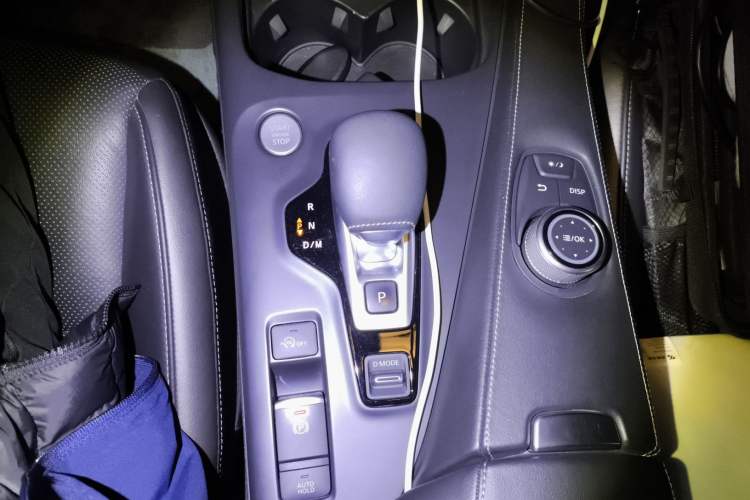 Used Infiniti QX50 2018 2.0T Two-Wheel Drive Fashion Edition Gear Lever