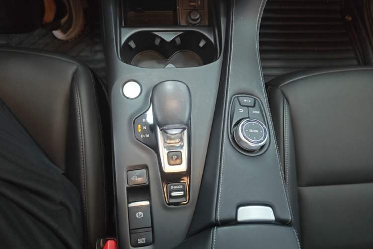 Used Infiniti QX50 2018 2.0T Two-Wheel-Drive Elite Edition Gear Lever