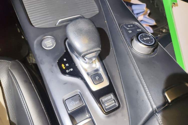 Used Infiniti QX50 2018 2.0T Two-Wheel Drive Fashion Edition Gear Lever