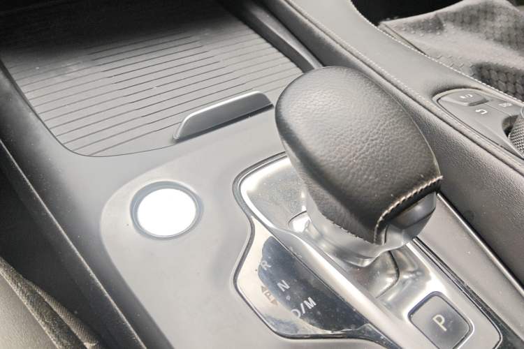 Used Infiniti QX50 2018 2.0T Two-Wheel Drive Fashion Edition Gear Lever