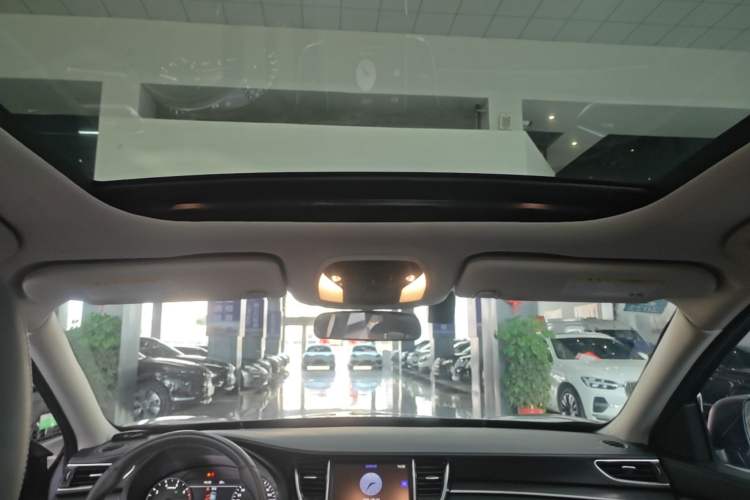Used Infiniti QX50 2018 2.0T Two-Wheel-Drive Elite Edition Headliner