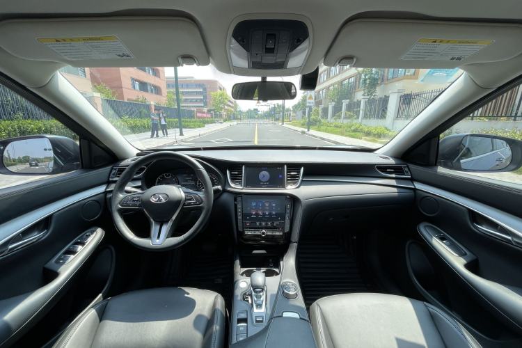 Used Infiniti QX50 2018 2.0T Two-Wheel-Drive Elite Edition Interior 3