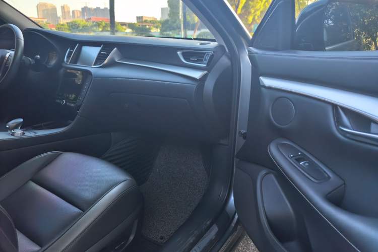 Used Infiniti QX50 2018 2.0T Four-Wheel Drive Elite Edition Interior 7
