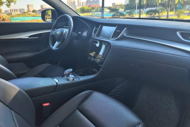 Used Infiniti QX50 2018 2.0T Four-Wheel Drive Elite Edition Interior 8