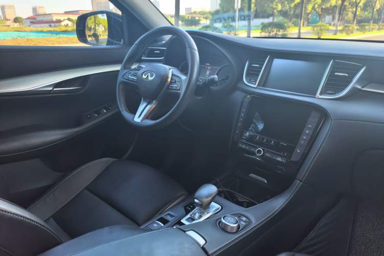 Used Infiniti QX50 2018 2.0T Four-Wheel Drive Elite Edition Interior 9