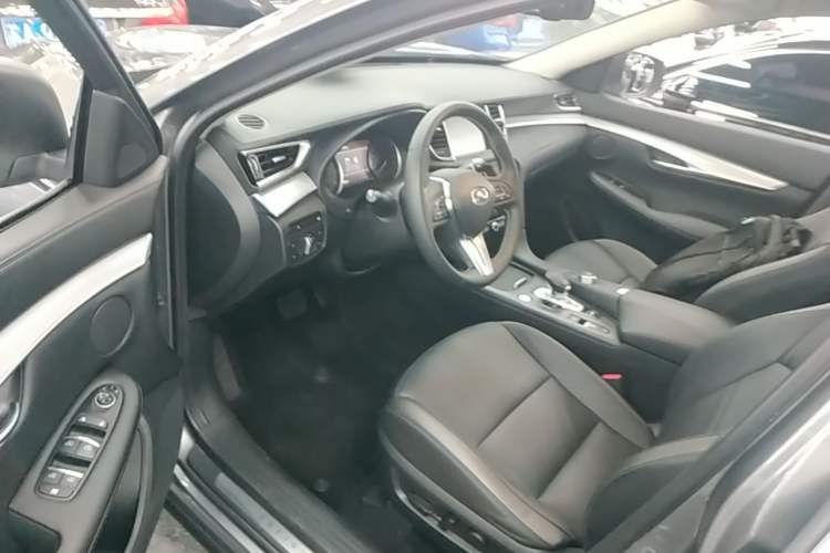 Used Infiniti QX50 2018 2.0T Two-Wheel Drive Fashion Edition Left Front Seat