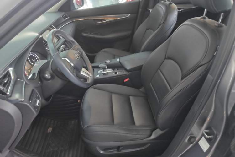 Used Infiniti QX50 2018 2.0T Two-Wheel-Drive Elite Edition Left Front Seat