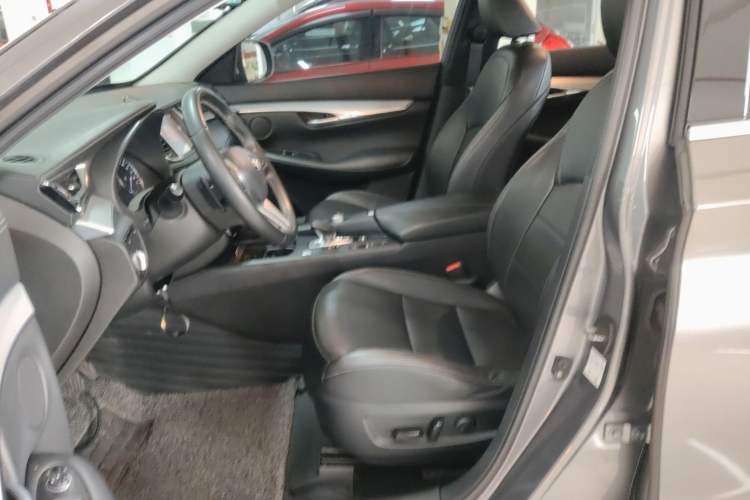 Used Infiniti QX50 2018 2.0T Two-Wheel Drive Fashion Edition Left Front Seat
