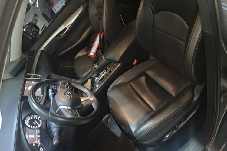 Used Infiniti QX50 2018 2.0T Two-Wheel Drive Fashion Edition Left Front Seat