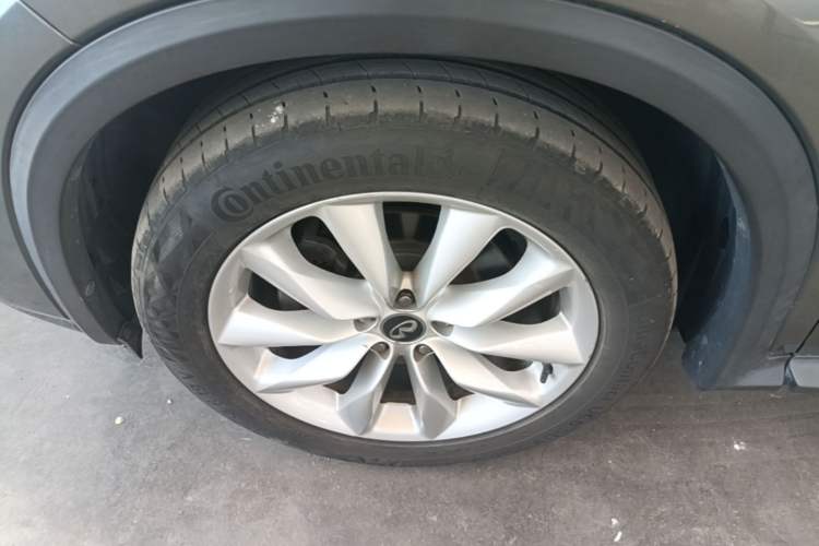 Used Infiniti QX50 2018 2.0T Four-Wheel Drive Elite Edition Left Front Wheel Hub