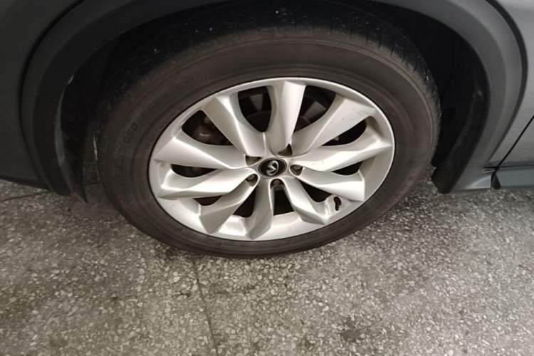 Used Infiniti QX50 2018 2.0T Two-Wheel Drive Fashion Edition Left Front Wheel Hub