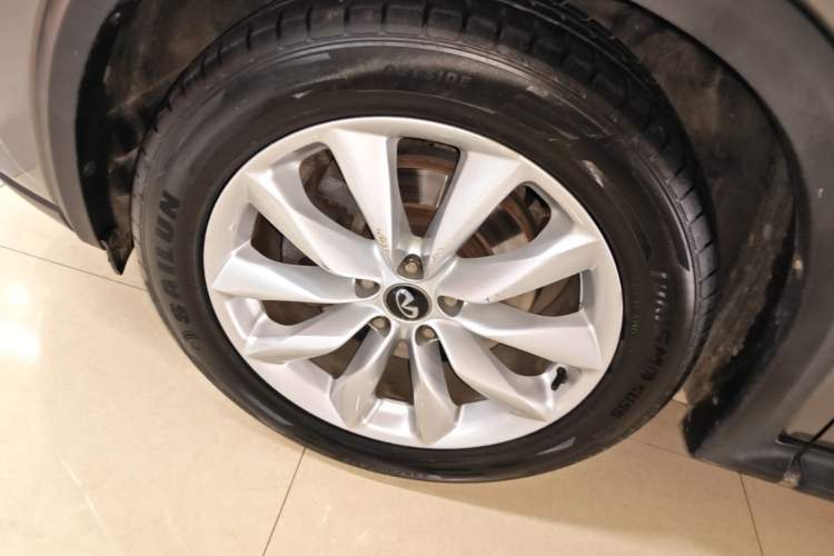 Used Infiniti QX50 2018 2.0T Two-Wheel Drive Fashion Edition Left Front Wheel Hub