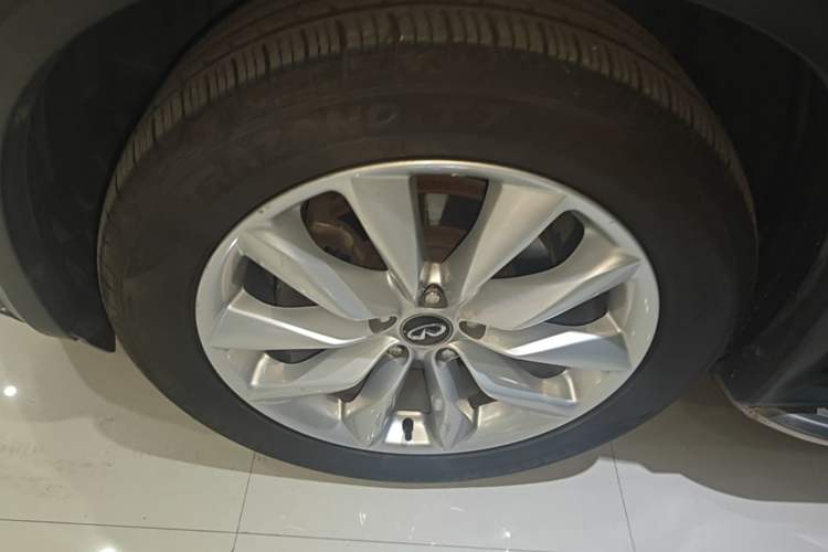 Used Infiniti QX50 2018 2.0T Two-Wheel Drive Fashion Edition Left Front Wheel Hub