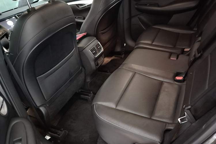 Used Infiniti QX50 2018 2.0T Two-Wheel Drive Fashion Edition Left Rear Seat