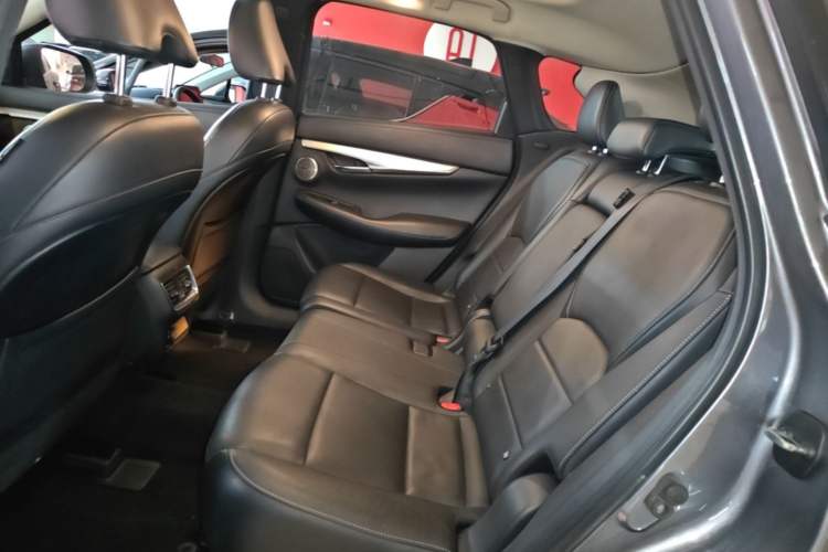 Used Infiniti QX50 2018 2.0T Two-Wheel Drive Fashion Edition Left Rear Seat