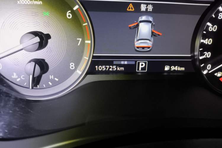 Used Infiniti QX50 2018 2.0T Two-Wheel Drive Fashion Edition Odometer Close Up