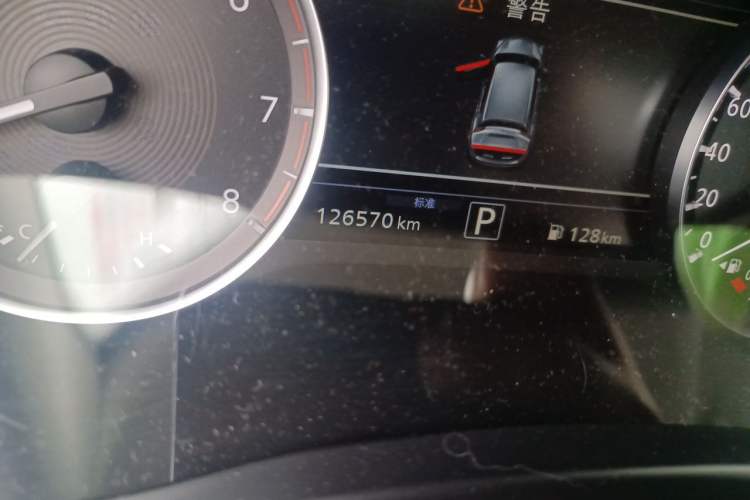 Used Infiniti QX50 2018 2.0T Four-Wheel Drive Smart Edition Odometer Close Up