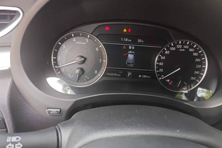 Used Infiniti QX50 2018 2.0T Two-Wheel Drive Fashion Edition Odometer Close Up