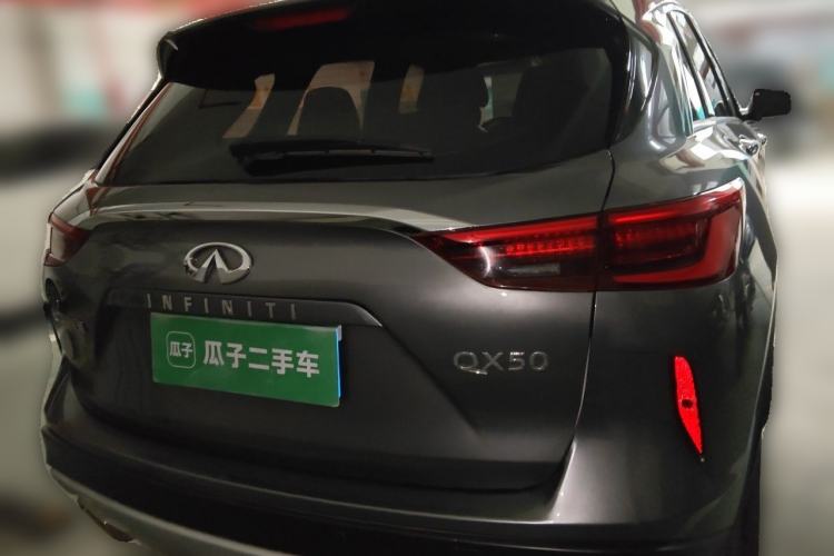 Used Infiniti QX50 2018 2.0T Two-Wheel Drive Fashion Edition Rear