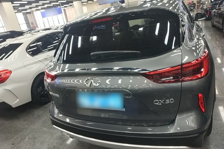 Used Infiniti QX50 2018 2.0T Two-Wheel Drive Fashion Edition Rear