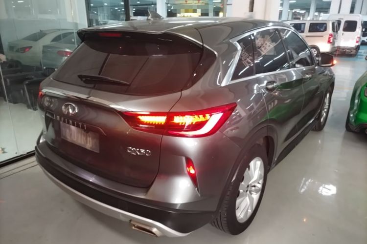 Used Infiniti QX50 2018 2.0T Two-Wheel-Drive Elite Edition Rear Right 45 Deg