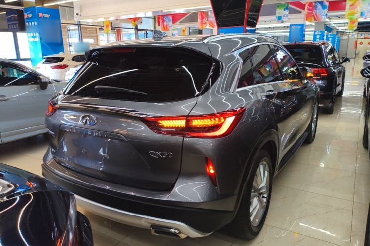 Used Infiniti QX50 2018 2.0T Four-Wheel Drive Elite Edition Rear Right 45 Deg