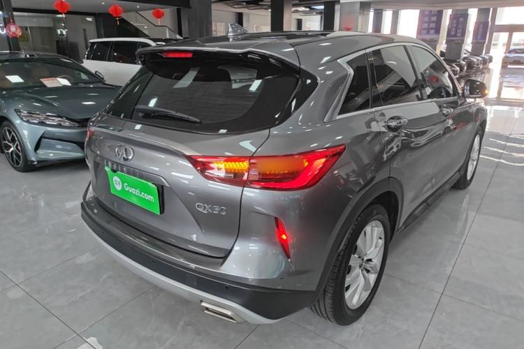 Used Infiniti QX50 2018 2.0T Two-Wheel-Drive Elite Edition Rear Right 45 Deg