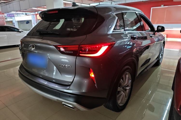 Used Infiniti QX50 2018 2.0T Two-Wheel Drive Fashion Edition Rear Right 45 Deg