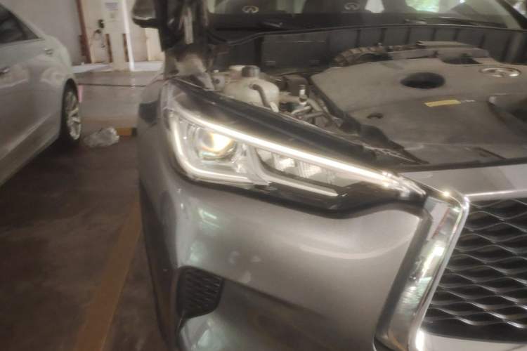 Used Infiniti QX50 2018 2.0T Four-Wheel Drive Elite Edition Right Front Headlight