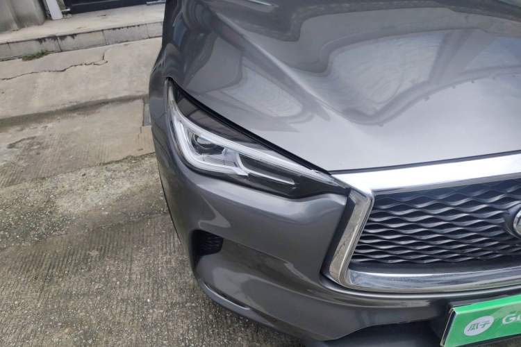 Used Infiniti QX50 2018 2.0T Two-Wheel Drive Fashion Edition Right Front Headlight